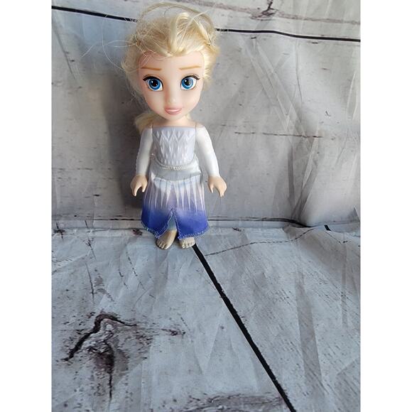 Disney Princess Petite Elsa Frozen 6in Doll Jakks Pacific - Picture 1 of 7
